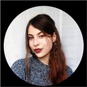 Studentessa universitaria impartisce lezioni di italiano per studenti e non, con conoscenza della lingua inglese